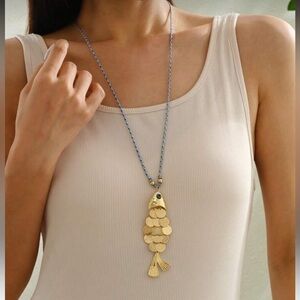 Chic Gold Fish Pendant Necklace R129